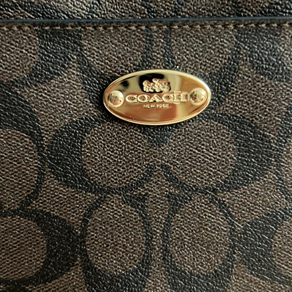 Coach crossbody in Signature canvas - Picture 5 of 14